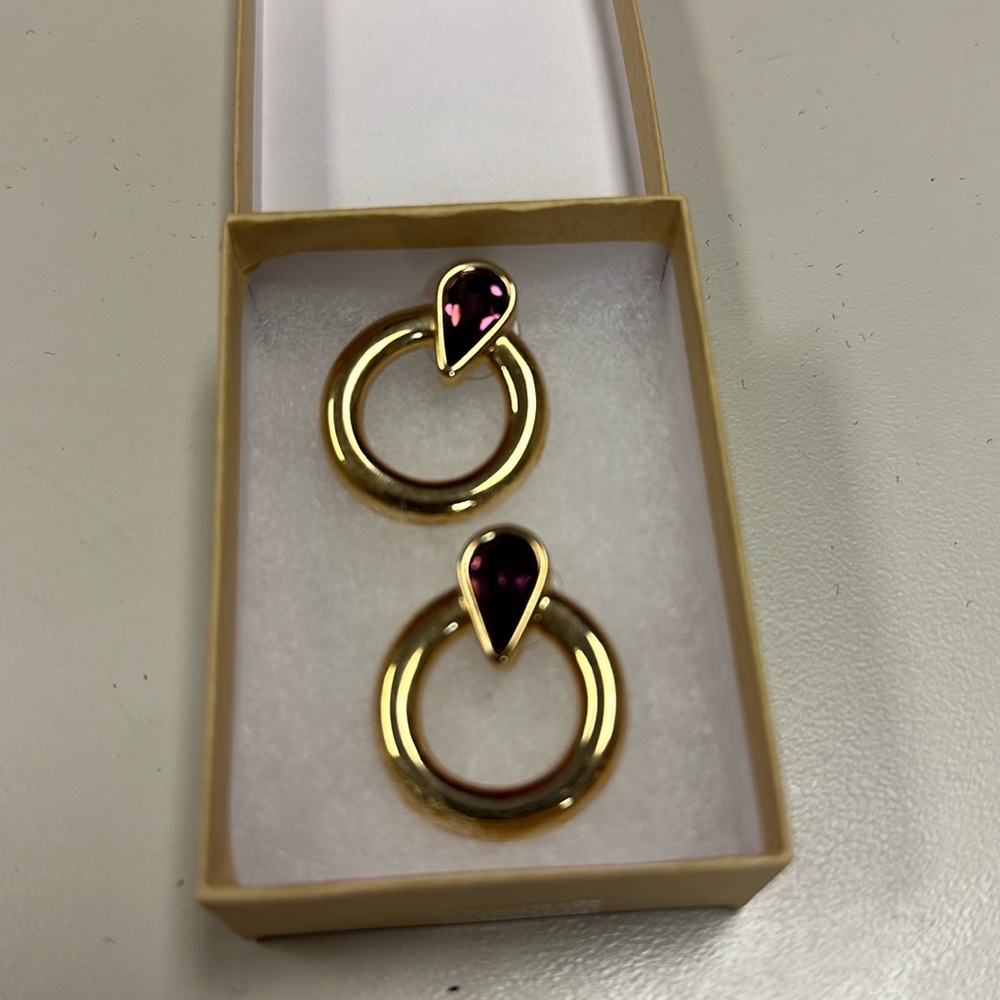 S.a.l.o Cute earrings  golden